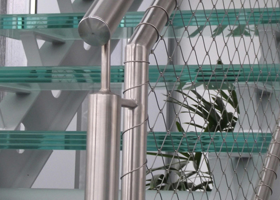 Niestandardowa sieć liniowa ze stali nierdzewnej typu SUS 316 Ferrule dla schodów sieć balustrady 2,0 mm Drut 50 * 50 mm dziura