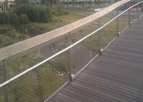 Okucia Balustrady Ogrodzenia Siatka druciana ze stali nierdzewnej Otwór 80 * 80 Mm