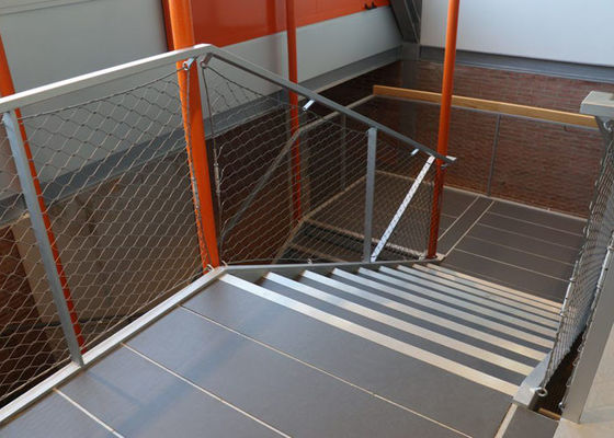 Antykorozyjne schody ze stali nierdzewnej Siatka linowa 50 x 50 mm otwór