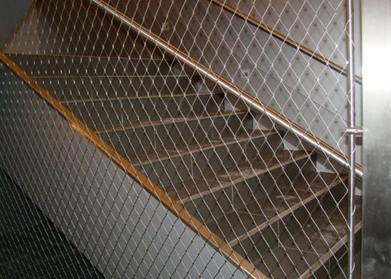 Sieć z liny ferrule 2,5 mm ze stali nierdzewnej do balustrady schodowej