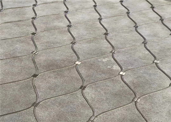 Sieć z drutu ptasiego ze stali nierdzewnej o grubości drutu od 1,2 mm do 2,0 mm i rozmiarze otworu od 20 mm do 50 mm dla klatek dla ptaków