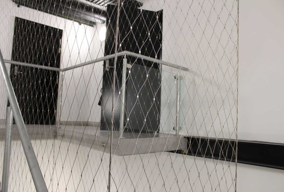 25 * 25 mm Architektoniczna balustrada z siatki drucianej Wypełnienie schodów z siatki kablowej