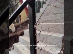 Siatka zabezpieczająca z lin stalowych o wysokiej wytrzymałości